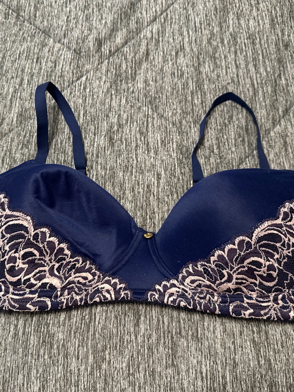 Natori Navy Bra with Light Pink Lace Trim